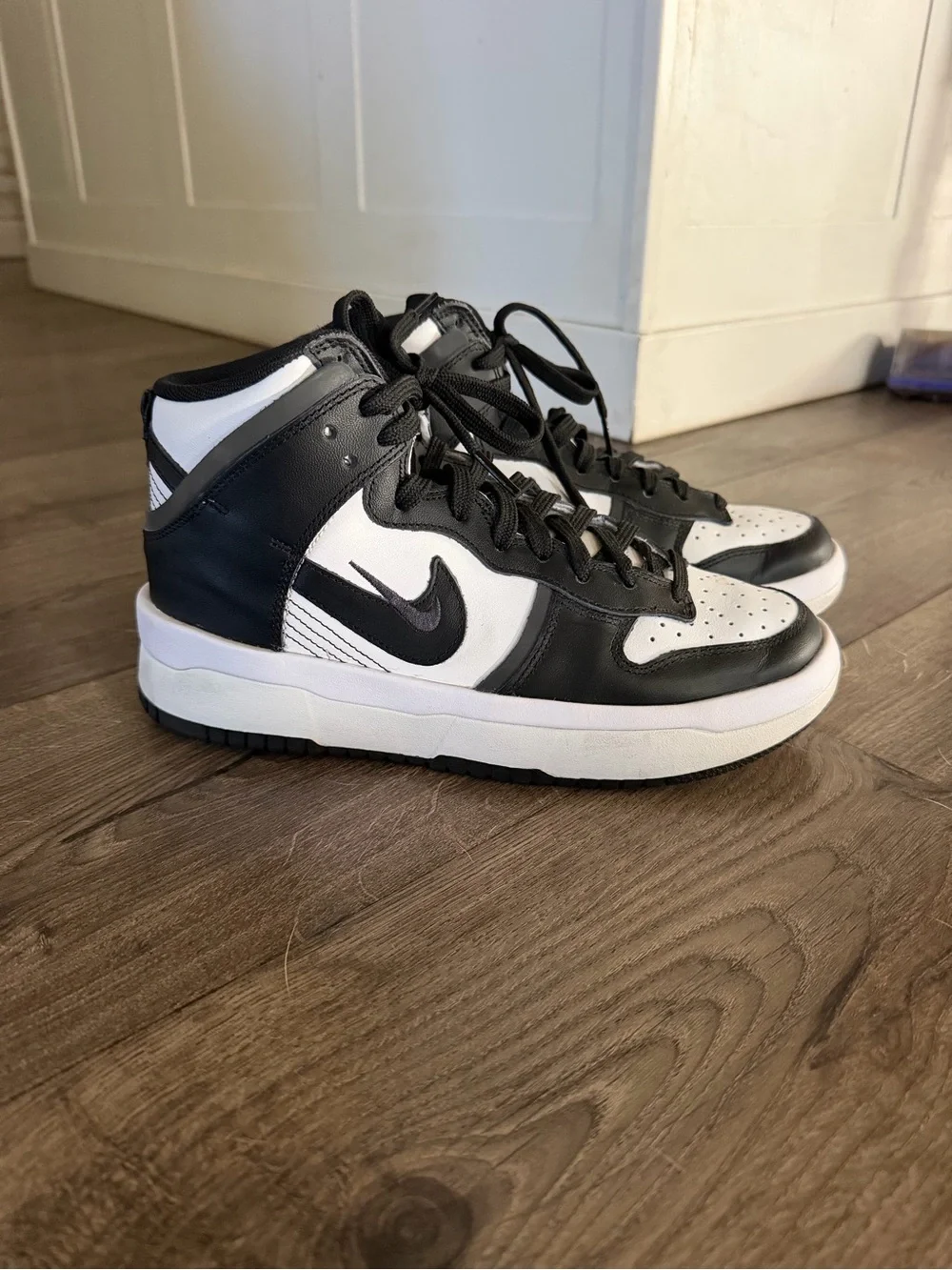 WOMENS NIKE DH3718-104 DUNK HIGH UP WHITE BLACK TOP TRAINER SNEAKERS SHOE SIZE 7